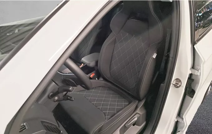 SKODA KAROQ 2.0 TDI 150 ch SCR DSG7 4x4 Sportline photo 12 2130110