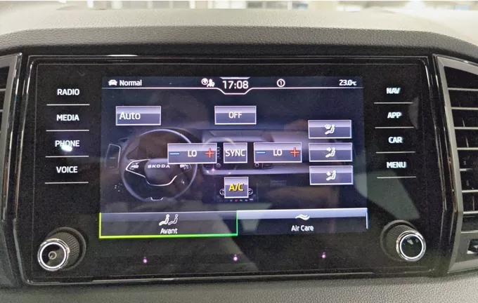 SKODA KAROQ 2.0 TDI 150 ch SCR DSG7 4x4 Sportline photo 20 2130110