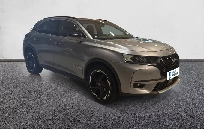 DS DS7 CROSSBACK PureTech 180 EAT8 Performance Line+ extérieur trois quart avant droit 2131094