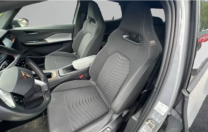CUPRA BORN 204 ch - Batterie L V extérieur trois quart arrière droit 2127749