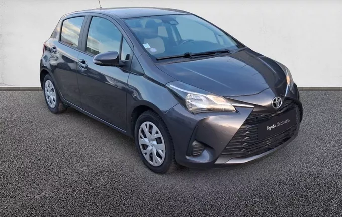 TOYOTA YARIS 110 VVT-i CVT Ultimate extérieur trois quart avant droit 1103963