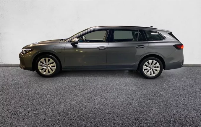 VOLKSWAGEN PASSAT 1.5 eHybrid 204 DSG6 extérieur trois quart arrière gauche 2127243