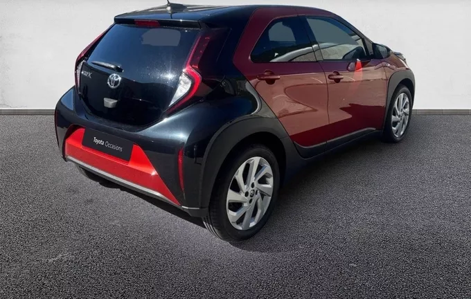 TOYOTA AYGO X 1.0 VVT-i 72 Design extérieur trois quart arrière droit 1103817
