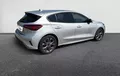 Miniature FORD FOCUS 1.0 Flexifuel 125 S&S mHEV ST-Line X extérieur trois quart arrière droit 2130589