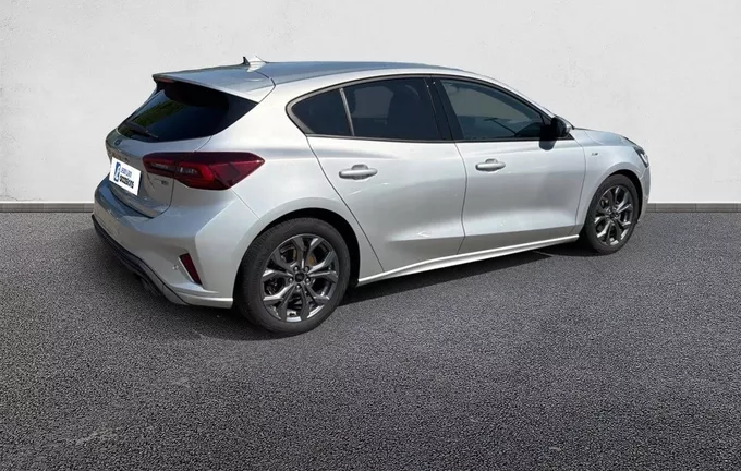 FORD FOCUS 1.0 Flexifuel 125 S&S mHEV ST-Line X extérieur trois quart arrière droit 2130589