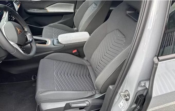 CUPRA BORN 204 ch One extérieur trois quart arrière droit 3969