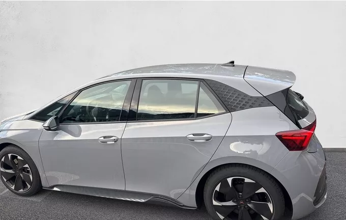 CUPRA BORN 204 ch One extérieur trois quart arrière gauche 3969