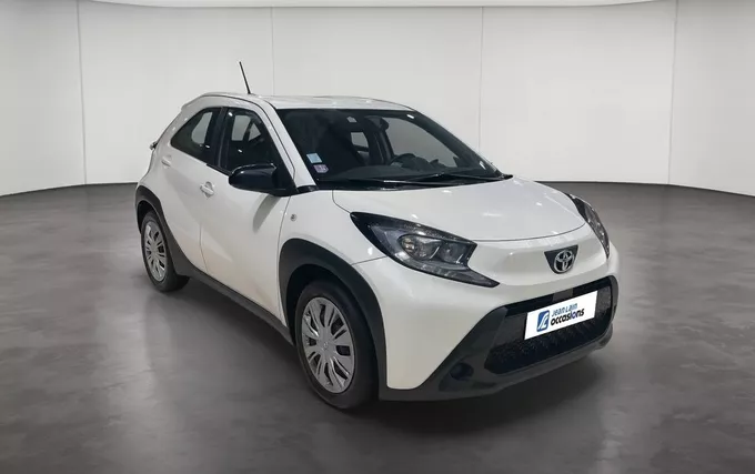 TOYOTA AYGO X 1.0 VVT-i 72 Dynamic extérieur trois quart avant droit 1103945
