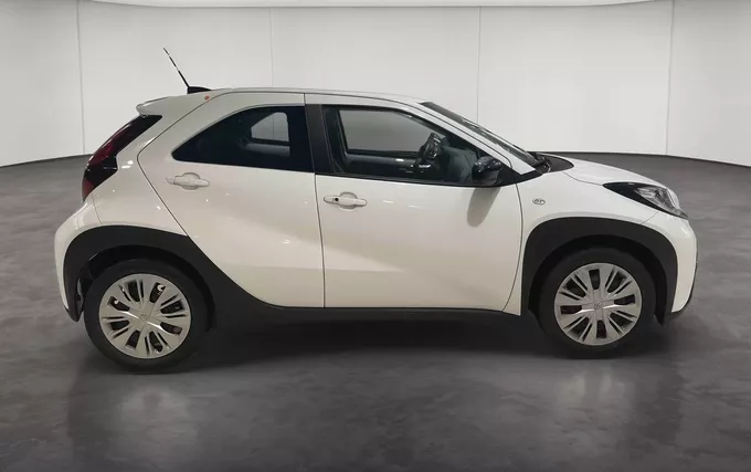 TOYOTA AYGO X 1.0 VVT-i 72 Dynamic extérieur côté droit 1103945