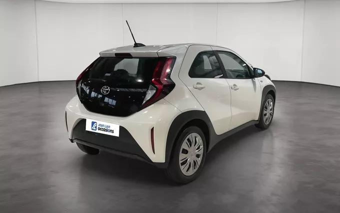 TOYOTA AYGO X 1.0 VVT-i 72 Dynamic extérieur trois quart arrière droit 1103945
