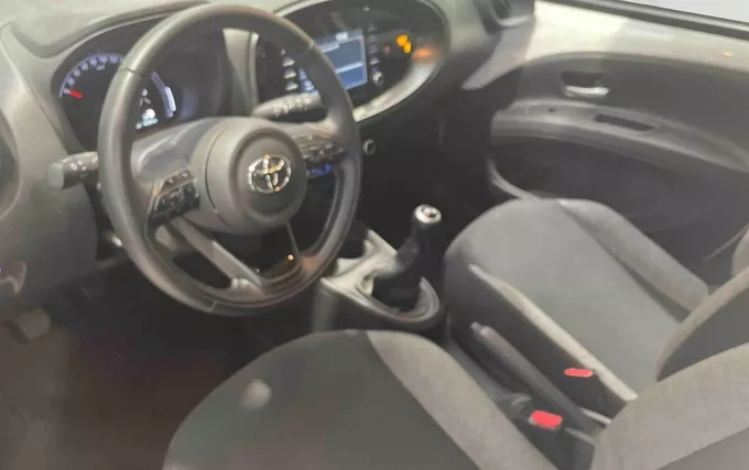 TOYOTA AYGO X 1.0 VVT-i 72 Dynamic photo 18 1103945