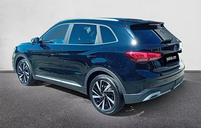 MG ZS 1.5 L Hybrid+ 197 ch Luxury extérieur trois quart avant droit 7730