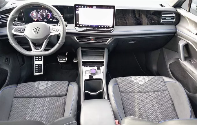 VOLKSWAGEN TIGUAN 1.5 eTSI 150ch DSG7 R-Line Edition extérieur trois quart avant droit 2125669