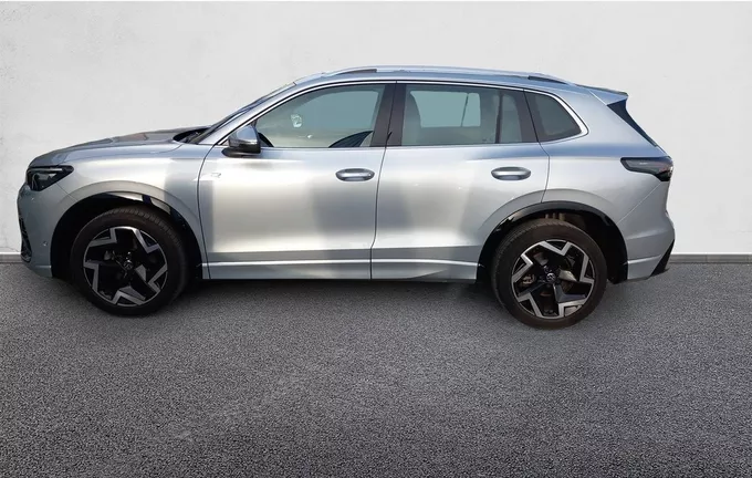 VOLKSWAGEN TIGUAN 1.5 eTSI 150ch DSG7 R-Line Edition extérieur trois quart arrière gauche 2125669