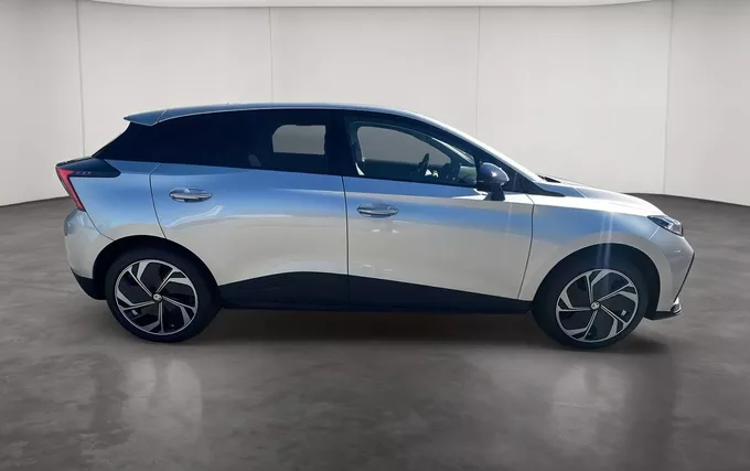 MG MG4 EV 77kWh - 180 kW Premium extérieur côté droit 9865