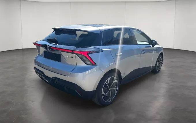 MG MG4 EV 77kWh - 180 kW Premium extérieur trois quart arrière droit 9865