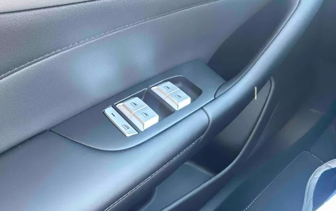 MG MG4 EV 77kWh - 180 kW Premium photo 20 9865