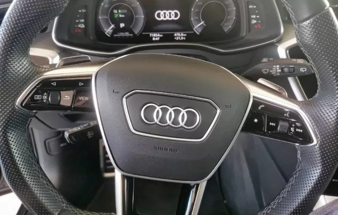 AUDI A6 Avant 50 TFSIe 299 ch S tronic 7 Quattro S line photo 12 560932