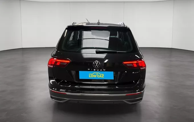 VOLKSWAGEN TIGUAN 2.0 TDI 150ch DSG7 4Motion Active extérieur arrière 213660