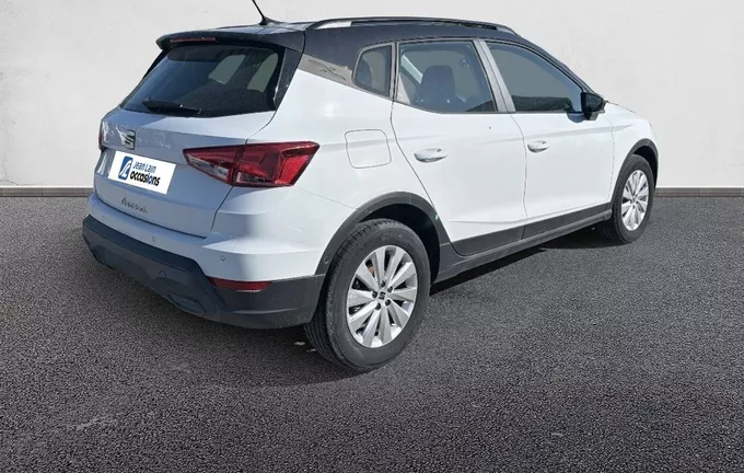 SEAT ARONA 1.0 TSI 110 ch Start/Stop DSG7 Business extérieur trois quart arrière droit 2124132