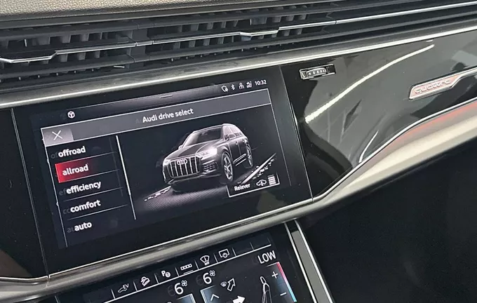 AUDI Q7 55 TFSI e 380 Tiptronic 8 Quattro S line photo 21 2122880