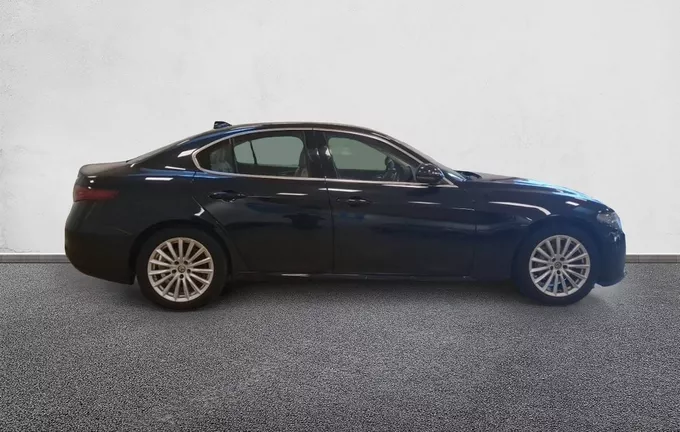 ALFA ROMEO GIULIA 2.2 150 ch AT8 Lusso extérieur côté droit 212876