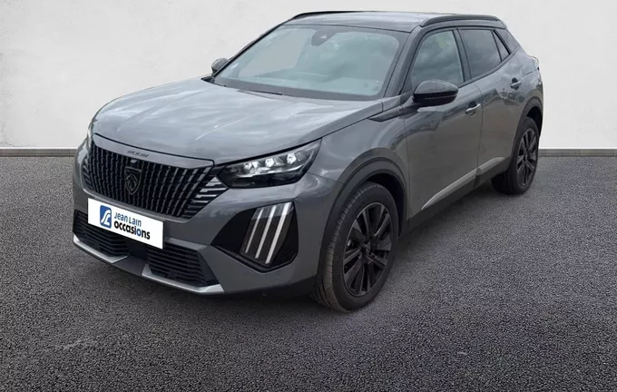 PEUGEOT 2008 Hybrid 145 e-DCS6 GT extérieur trois quart avant gauche 2125868