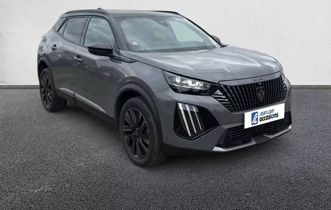 PEUGEOT 2008 Hybrid 145 e-DCS6 GT extérieur trois quart avant droit 2125868