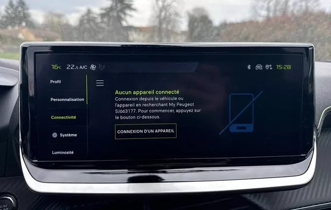PEUGEOT 2008 Hybrid 145 e-DCS6 GT photo 16 2125868