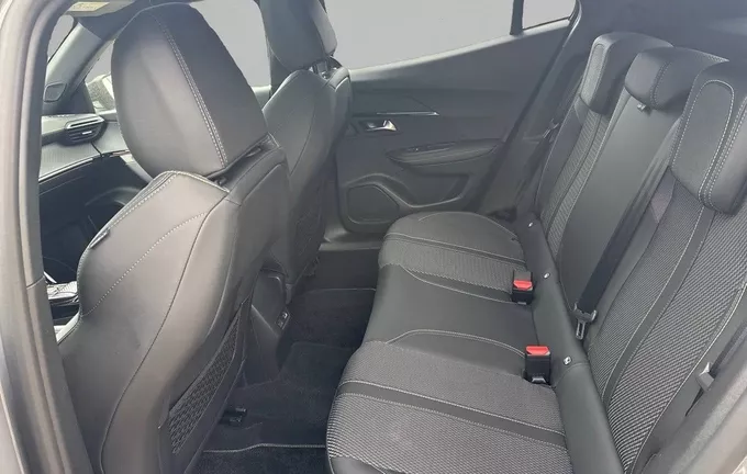 PEUGEOT 2008 Hybrid 145 e-DCS6 GT photo 17 2125868