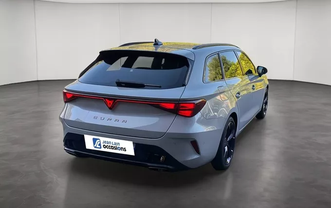 CUPRA LEON Sportstourer 1.5 eTSI Hybrid 150 ch DSG7 V extérieur trois quart arrière droit 2132727