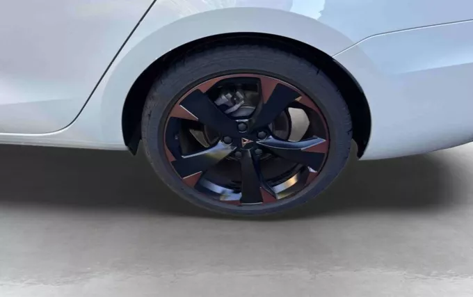 CUPRA LEON Sportstourer 1.5 eTSI Hybrid 150 ch DSG7 V photo 9 2132727