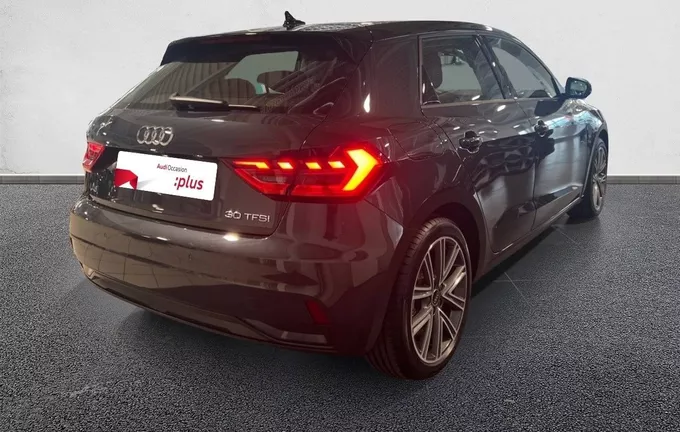 AUDI A1 Sportback 30 TFSI 116 ch S tronic 7 Design extérieur trois quart arrière droit 2127820