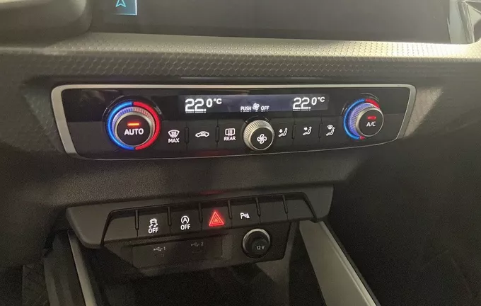 AUDI A1 Sportback 30 TFSI 116 ch S tronic 7 Design photo 14 2127820