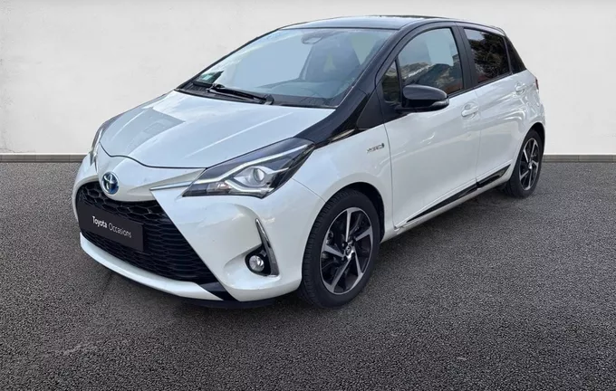 TOYOTA YARIS Hybride 100h Collection extérieur trois quart avant gauche 