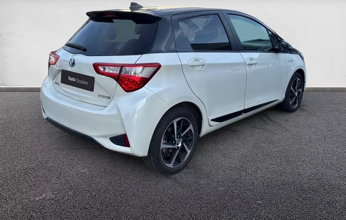 TOYOTA YARIS Hybride 100h Collection extérieur trois quart arrière droit 