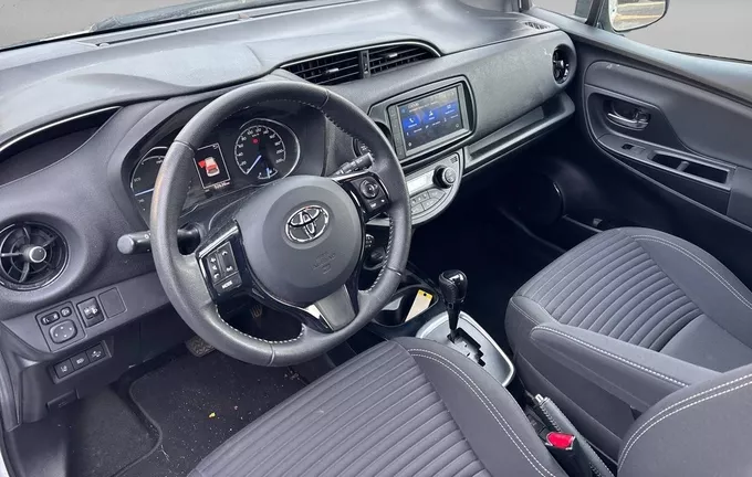 TOYOTA YARIS Hybride 100h Collection photo 11 