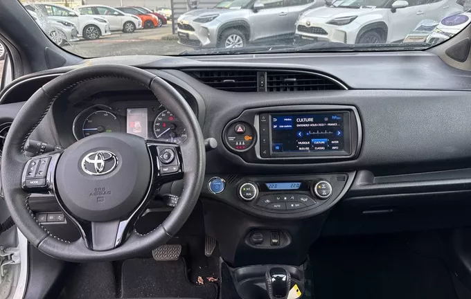 TOYOTA YARIS Hybride 100h Collection photo 18 