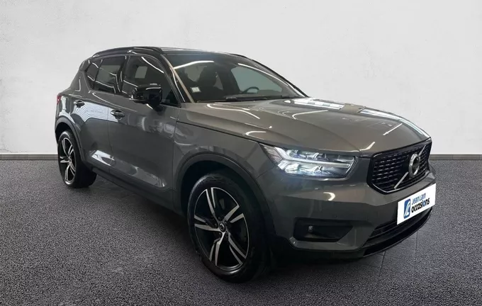 VOLVO XC40 T5 Recharge 180+82 ch DCT7 R-Design extérieur trois quart avant droit 2129222