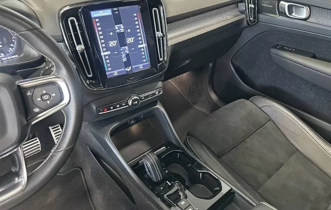 VOLVO XC40 T5 Recharge 180+82 ch DCT7 R-Design photo 14 2129222