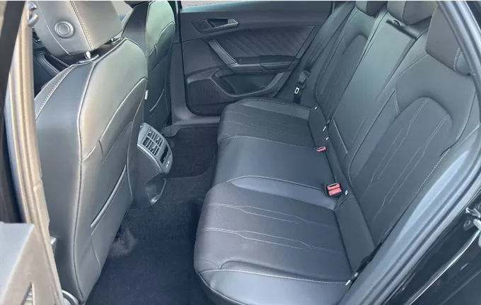 CUPRA LEON Sportstourer 1.5 eTSI Hybrid 150 ch DSG7 V extérieur arrière 0450