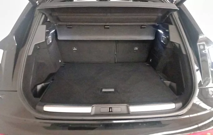 DS DS7 CROSSBACK Hybride E-Tense 300 EAT8 4x4 Grand Chic extérieur côté droit 944324