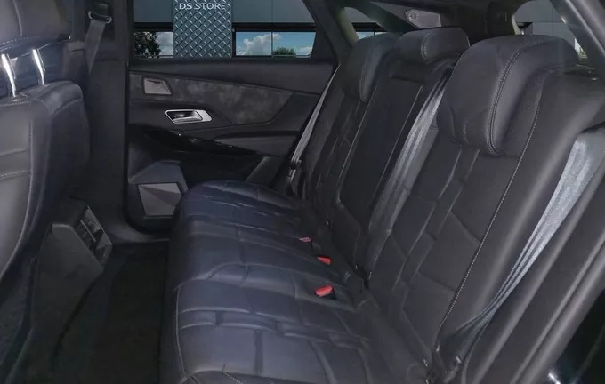 DS DS7 CROSSBACK Hybride E-Tense 300 EAT8 4x4 Grand Chic extérieur arrière 944324