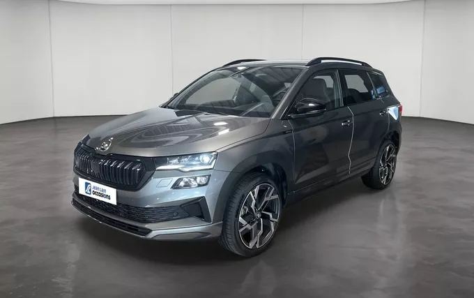 SKODA KAROQ 1.5 TSI Evo 2 150 ch ACT DSG7 Sportline extérieur trois quart avant gauche 2132220