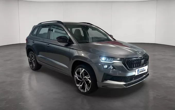 SKODA KAROQ 1.5 TSI Evo 2 150 ch ACT DSG7 Sportline extérieur trois quart avant droit 2132220