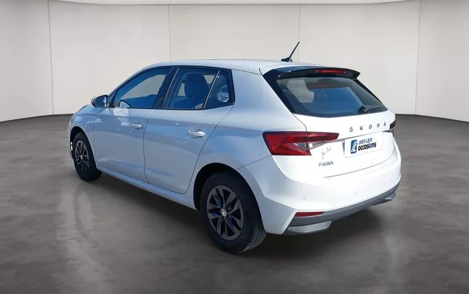 SKODA FABIA 1.0 MPI 80 ch BVM5 Ambition extérieur trois quart arrière gauche 2131806
