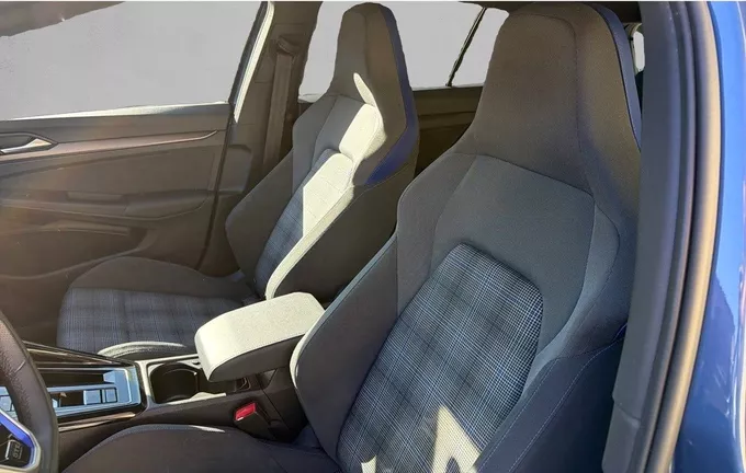 VOLKSWAGEN GOLF 1.5 eHybrid 272 DSG6 GTE extérieur trois quart arrière droit 560510