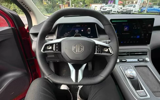 MG MGS6 EV MGS6 EV Luxury photo 12 9911