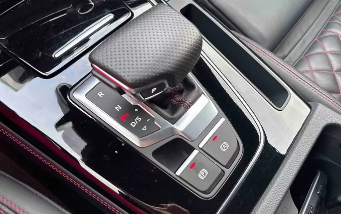 AUDI Q5 50 TFSIe 299 S tronic 7 Quattro S line photo 13 2130881