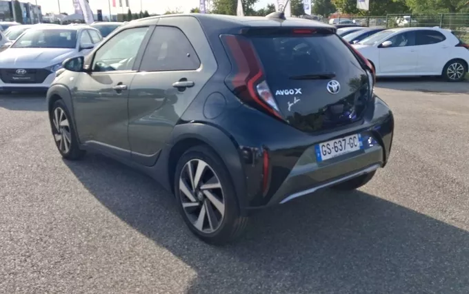 TOYOTA AYGO X 1.0 VVT-i 72 Collection extérieur trois quart arrière gauche 1103867